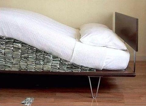 money-under-the-mattress.jpg